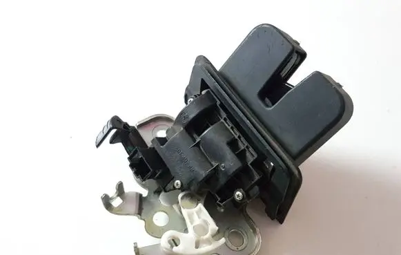 Audi A6 S6 C7 4G Loading door lock 8R0827505 021409