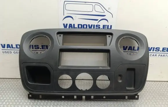 Renault Master III Dashboard center trim panel 682600025R