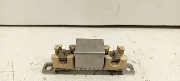Mercedes-Benz S W126 Coolant fan relay 0001583245 A0001583245 0110020011