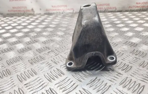 Volkswagen PASSAT B5 Gearbox mounting bracket 8D0399113L