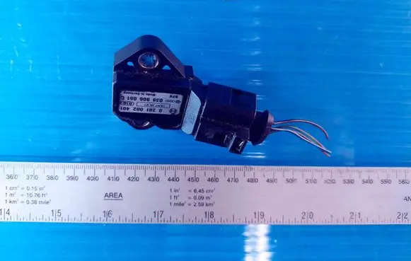 Audi A4 S4 B7 8E 8H Air pressure sensor 0281002401 038906051C