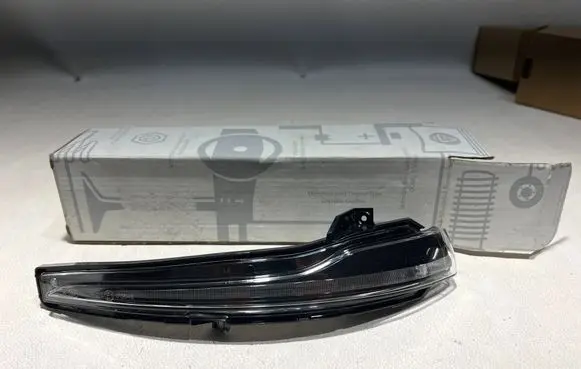 Mercedes-Benz C W205 Mirror indicator light A0999067101
