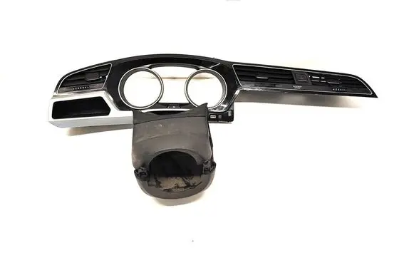 Volkswagen Touran III Dashboard trim 5TB819110