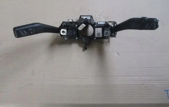 Volkswagen Golf VI Central console control unit 5K0953501BD