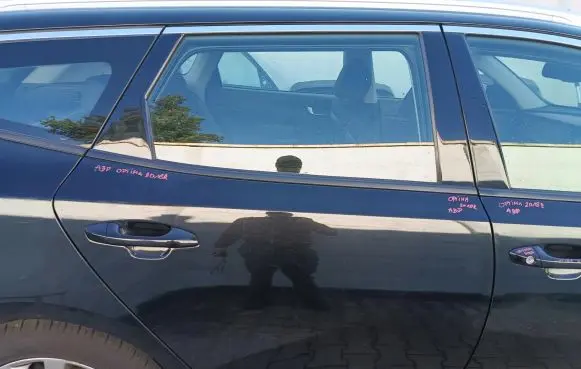 KIA Optima Rear door