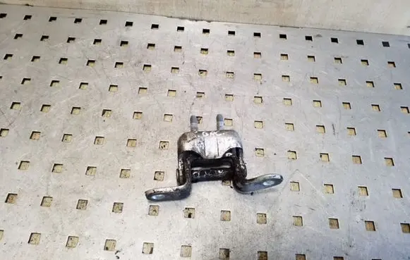 Toyota Avensis Verso Rear door upper hinge