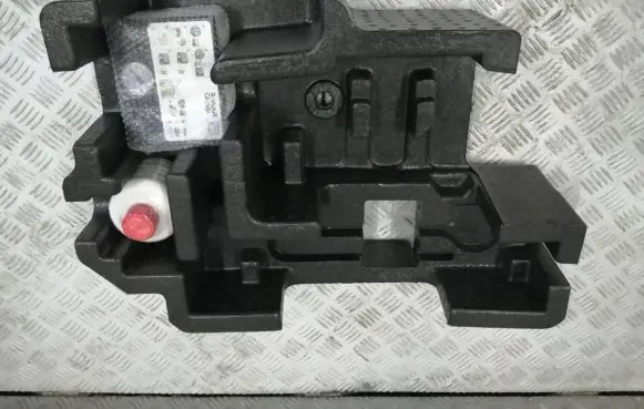 Dacia Spring Spare wheel section trim 997109940R 20234F1166