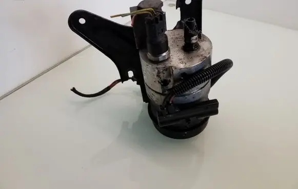 Volkswagen PASSAT B5 Other brake parts 8E0614175F