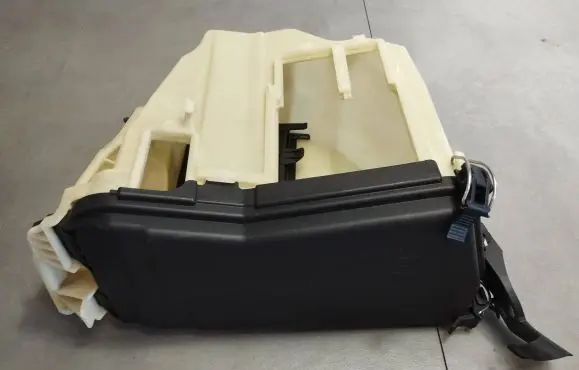 Mercedes-Benz CLS C218 X218 Fuse box cover A2125400382