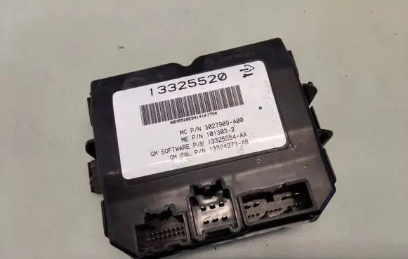 Opel Insignia A Tailgate/trunk control unit/module 13325520 3027909A00 13325554AA