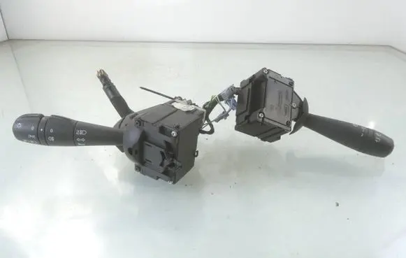 Dacia Sandero Wiper control stalk 681727472R
