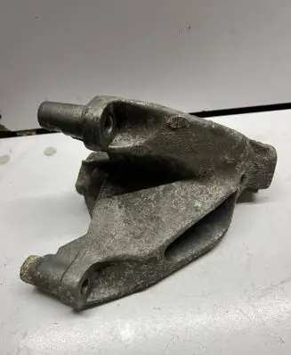 Audi A4 S4 B8 8K Engine mounting bracket 8K0199307