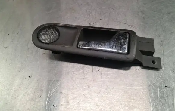 Volkswagen PASSAT B5 Rear door interior handle 3B0839114