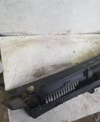 Mercedes-Benz Vaneo W414 Wiper trim