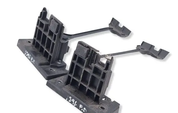 KIA Sportage Radiator mount bracket 86358R2000 86357R2000
