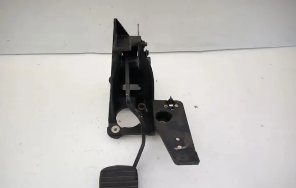Renault Laguna II Brake pedal 8200002853