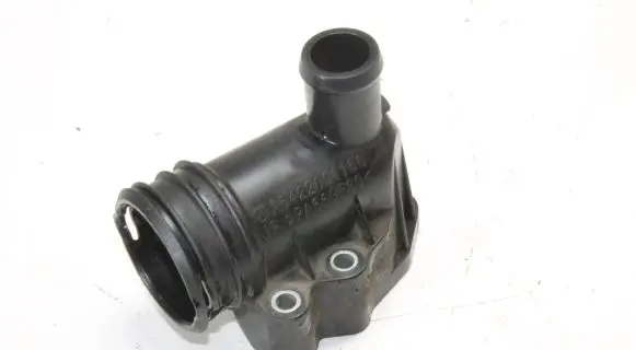 Mercedes-Benz CLS C219 Engine coolant pipe/hose A6422001156