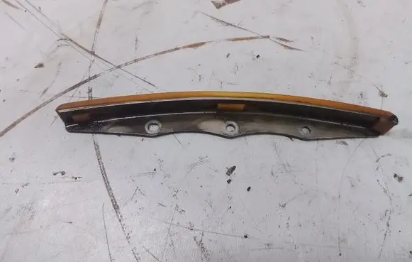Nissan Maxima A34 Slide rail for timing chain 