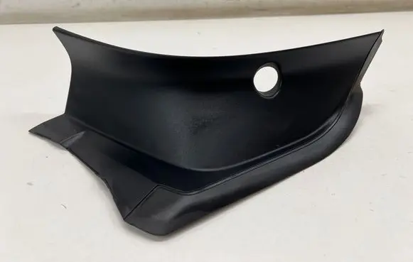 Polestar 2 Rear/tail light trim molding 32228375