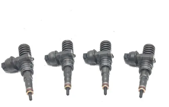 Skoda Fabia Mk1 (6Y) Fuel injectors set 038130073AJ