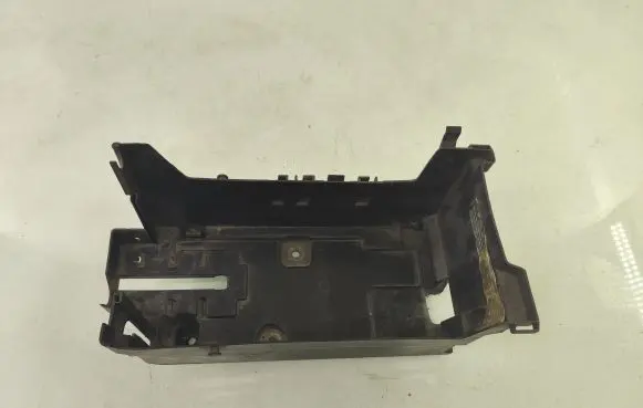 Opel Insignia A Battery box tray 13330951