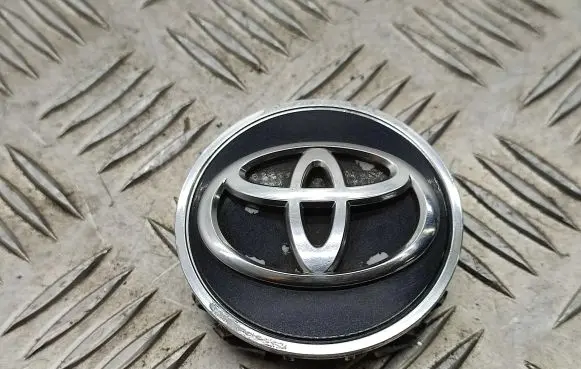 Toyota RAV 4 (XA40) Original wheel cap