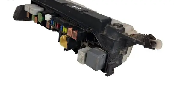 Toyota Avensis T250 Fuse box set 8274120060