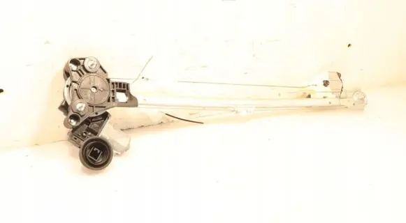 Rear window lifting mechanism without motor