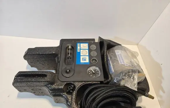 Opel Zafira B Tire air pump compressor 13218633