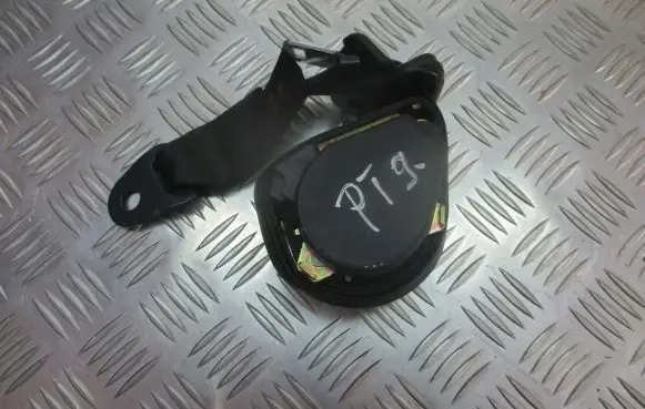 Peugeot 1007 Rear seatbelt