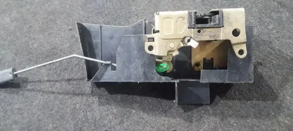 Renault Megane I Front door lock