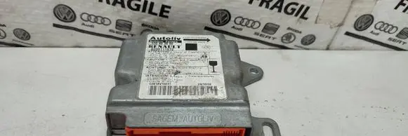 Renault Scenic I Airbag control unit/module 8200111672 550803800 C281AV10231