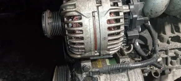 Volvo S40, V40 Generator/alternator 8676498 0124525029