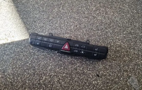 Mercedes-Benz Vito Viano W639 Hazard light switch