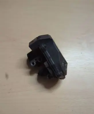 Audi A6 S6 C6 4F Intake manifold valve actuator/motor 059129086L A2C53289031 1019809S06