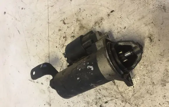 Opel Zafira A Starter motor