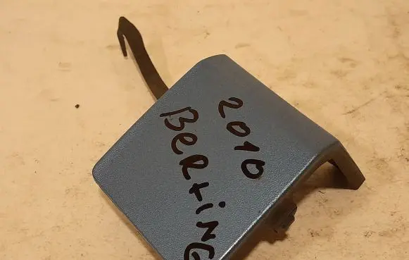 Citroen Berlingo Front tow hook cap/cover PO014823 9681875677