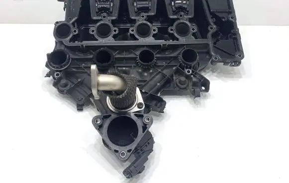 Ford Kuga II Intake manifold 