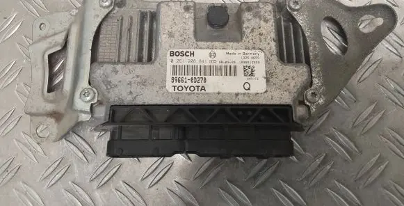 Toyota Yaris Engine control unit/module 896610D270