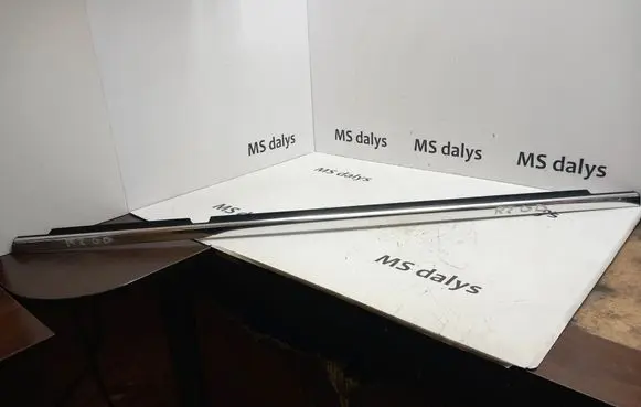 Mercedes-Benz R W251 Rear door glass trim molding A2516905080 2516905080