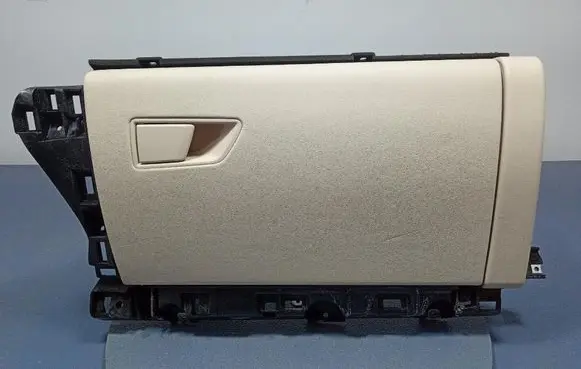 Maserati Levante Glove box 670043149