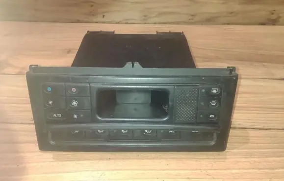 Renault Laguna I Climate control unit 7700822861d 9140010047