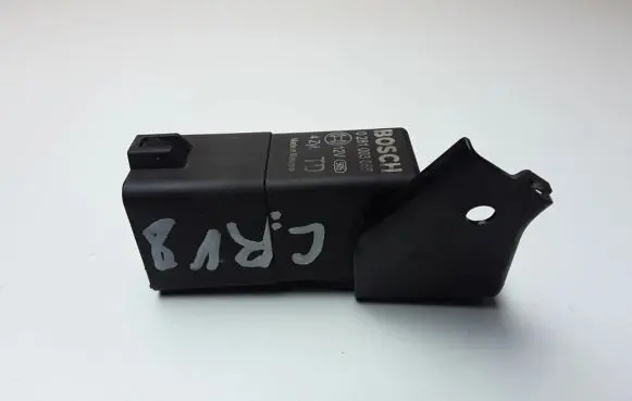 Honda CR-V Glow plug pre-heat relay 0281003056