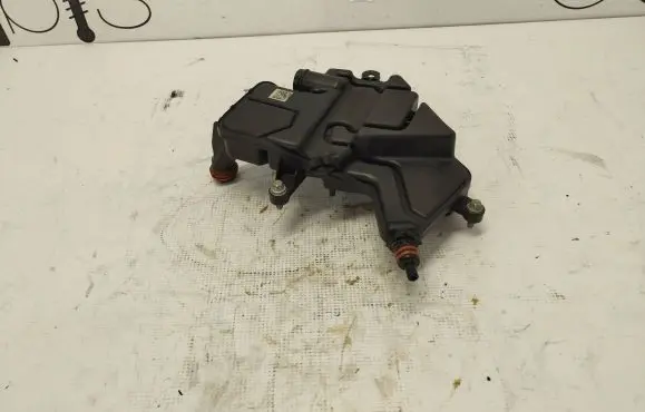 Mercedes-Benz C AMG W205 Oil breather separator A1770780219