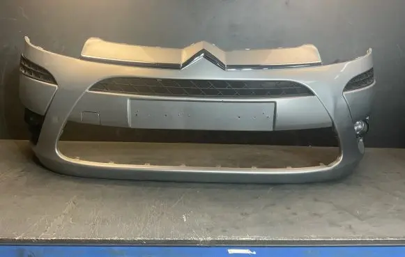 Citroen C4 I Picasso Front bumper 9680402277