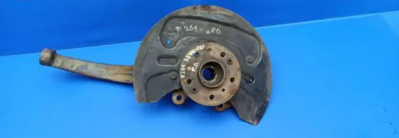 Mercedes-Benz R W251 Front wheel hub 060645C2 7025 060008026