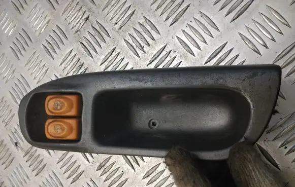 Renault Scenic I Electric window control switch 7700431172