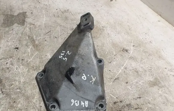 Audi A4 S4 B6 8E 8H Engine mounting bracket 4B0199307C