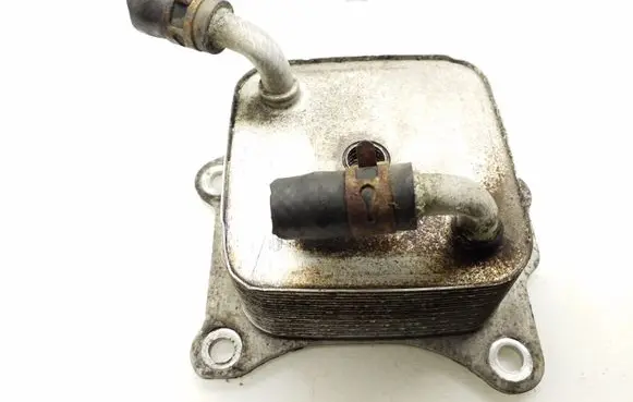 Mazda 6 Oil filter mounting bracket