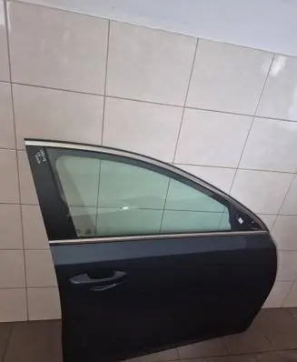 KIA Ceed Front door